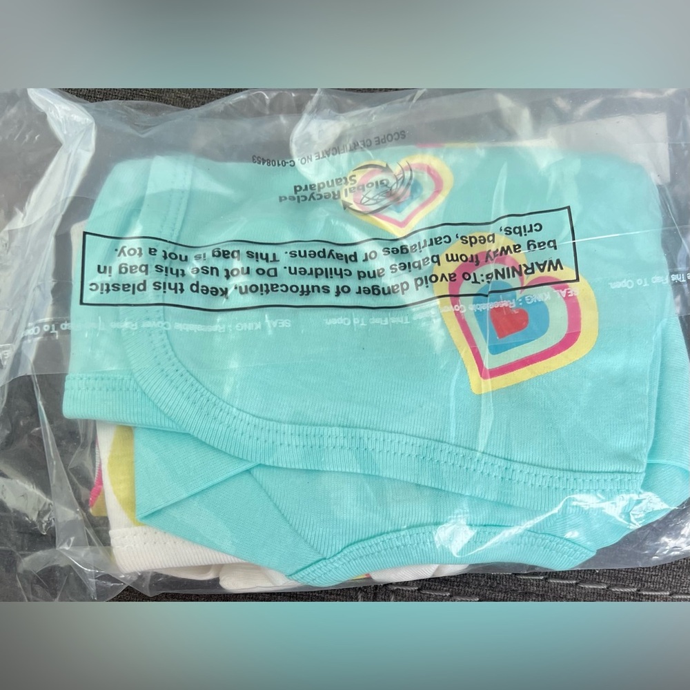Paris Hilton x Monica + Andy Newborn 4 Piece Organic Cotton Gift Set New In Bag! - Picture 3 of 8